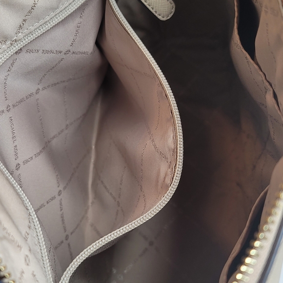 Michael Kors cross body bag - Picture 10 of 12